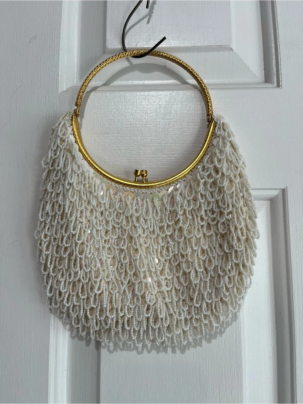 VINTAGE LADIES WHITE BEADED & SEQUENCE EVENING BAG - Picture 1 of 8